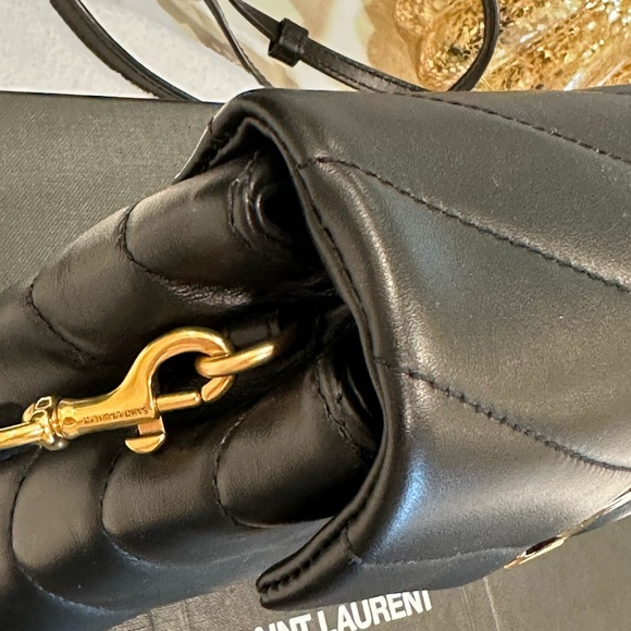 YSL TOY LouLou in Black with Gold hardware. - Picture 2 of 12